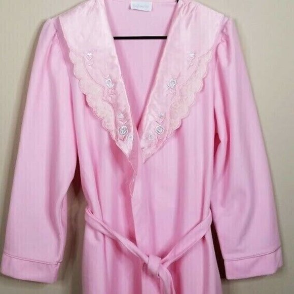 Vintage Wolverine Housecoat Robe Size Medium Pink Satin Collar Made USA 80s 90s - Picture 2 of 8